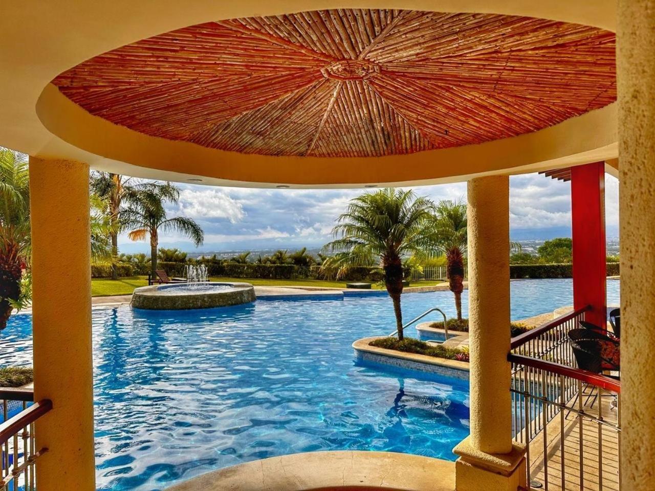 Cr Mariposa Rentals Comfortable Penthouse, Ac, Pool, Gym, Tennis Santa Ana  Buitenkant foto