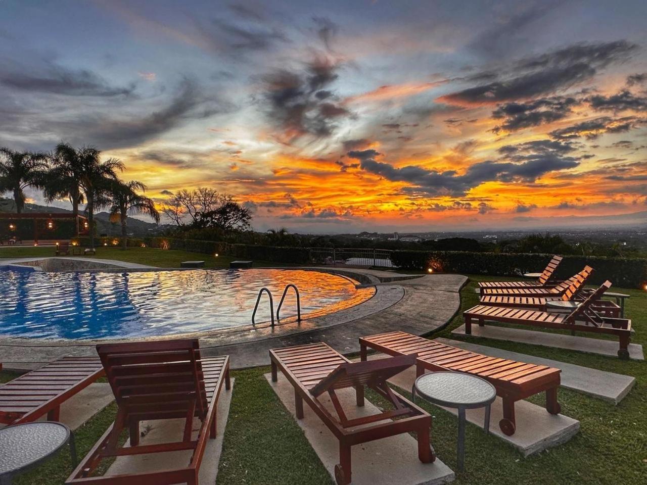 Cr Mariposa Rentals Comfortable Penthouse, Ac, Pool, Gym, Tennis Santa Ana  Buitenkant foto