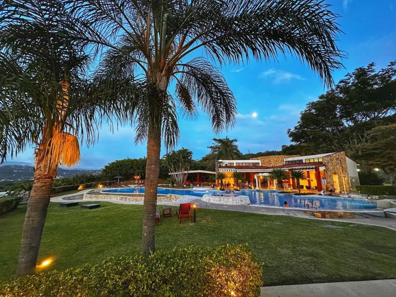 Cr Mariposa Rentals Comfortable Penthouse, Ac, Pool, Gym, Tennis Santa Ana  Buitenkant foto